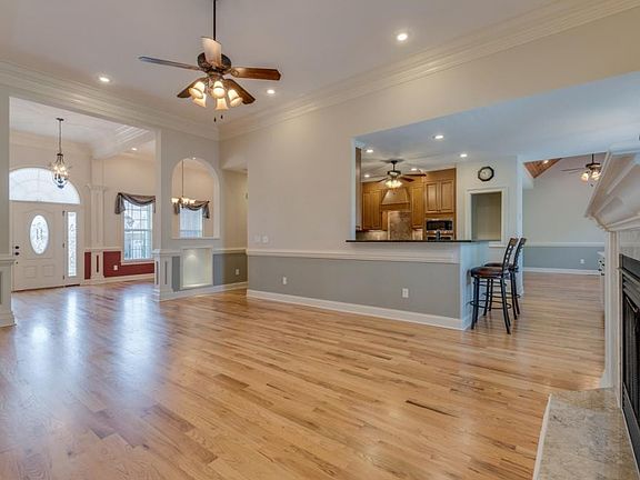 5th image of 397 Sweetgrass Ln