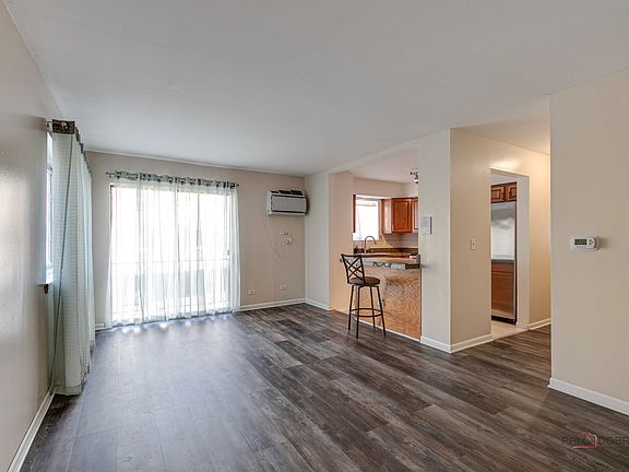 4th image of 1650 Mill St APT 204