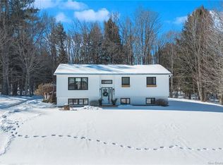 90 Debbie Ln, Saint Marys, NB E3A6T9