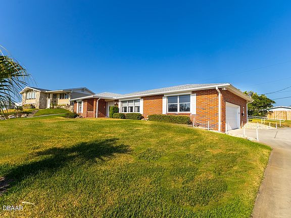 3rd image of 732 Alden Dr