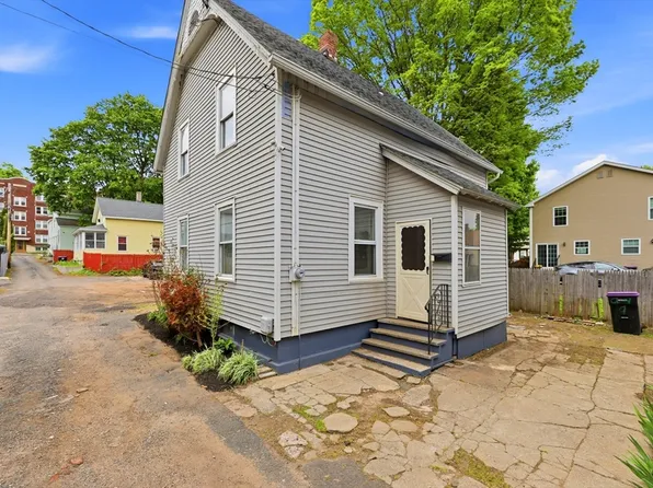 9 Owens Pl, Holyoke, MA 01040