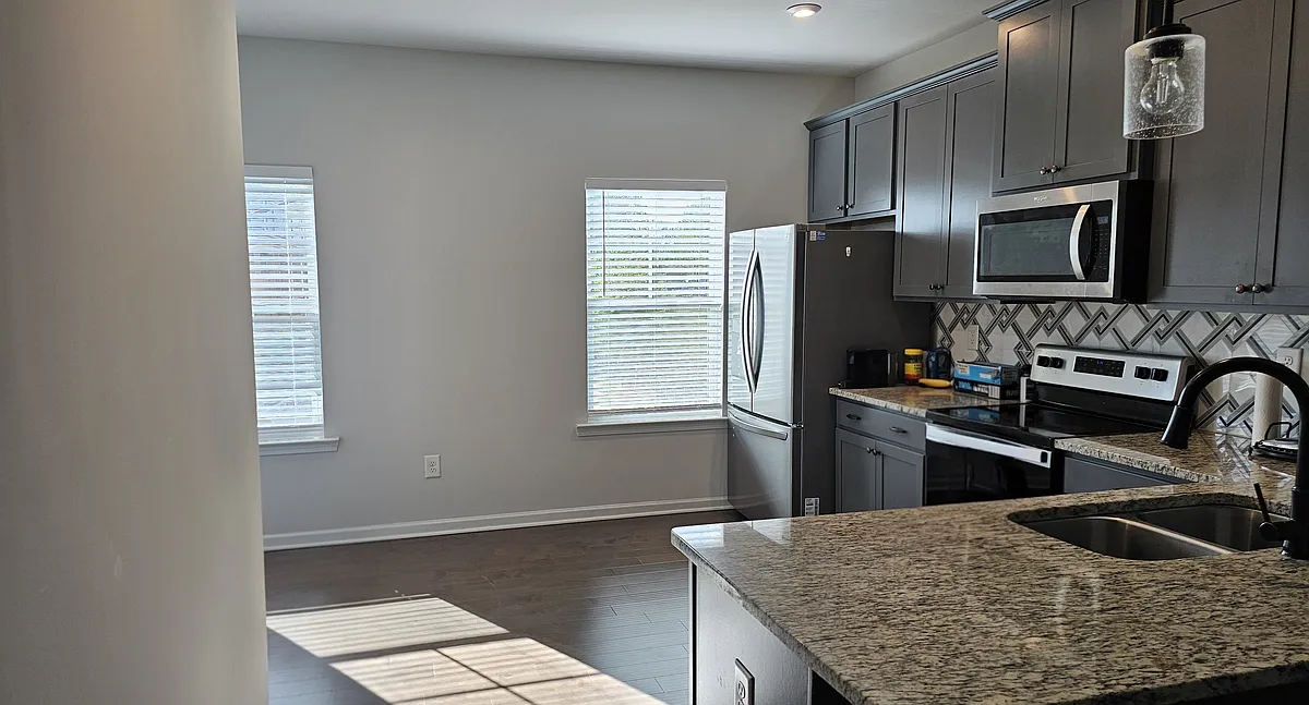 Kitchen - 2507 Hedgeway Cir