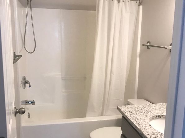 927 N Main St APT 2