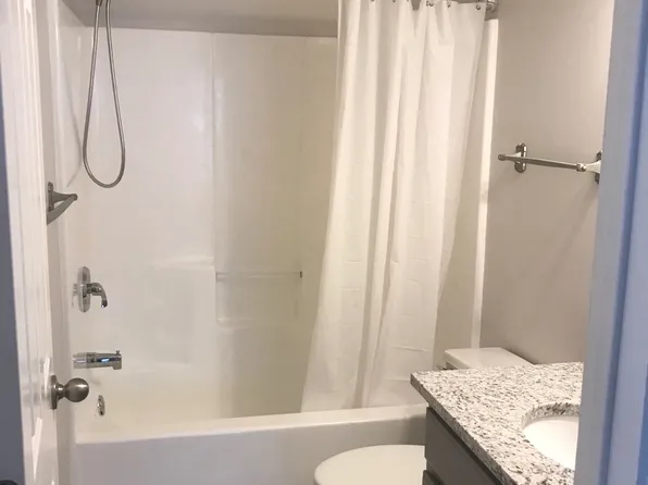 927 N Main St APT 2, Grafton, OH 44044