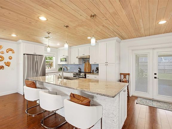 5th image of 706 18TH AVENUE DRIVE W