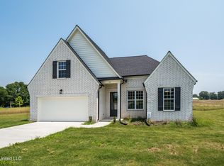108 Ethelyn Smith Dr, Senatobia, MS 38668