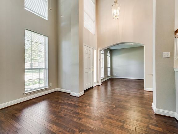 3rd image of 426 Saint Andrews Dr