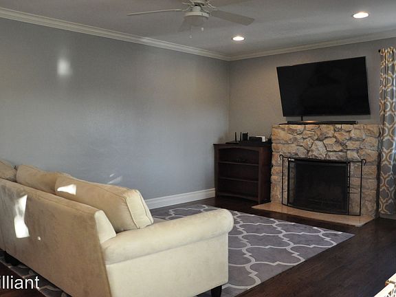 5th image of 5419 Clybourn Ave