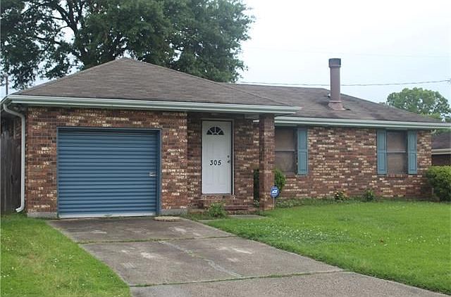 1st image of 305 River Point Dr
