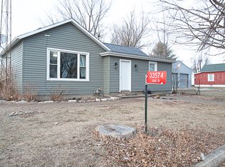 33574 Oak St, Chenoa, IL 61726