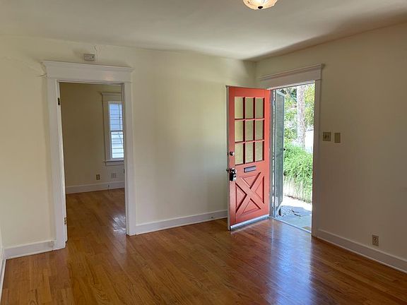 3rd image of 2610 Scott Ave