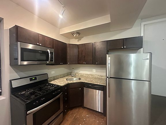 3rd image of 3119 W Lawrence Ave #4749