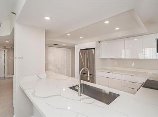 Brickell Key One, Miami, FL 33131