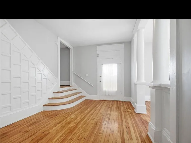 419 Elm Ave SW — Photo 2