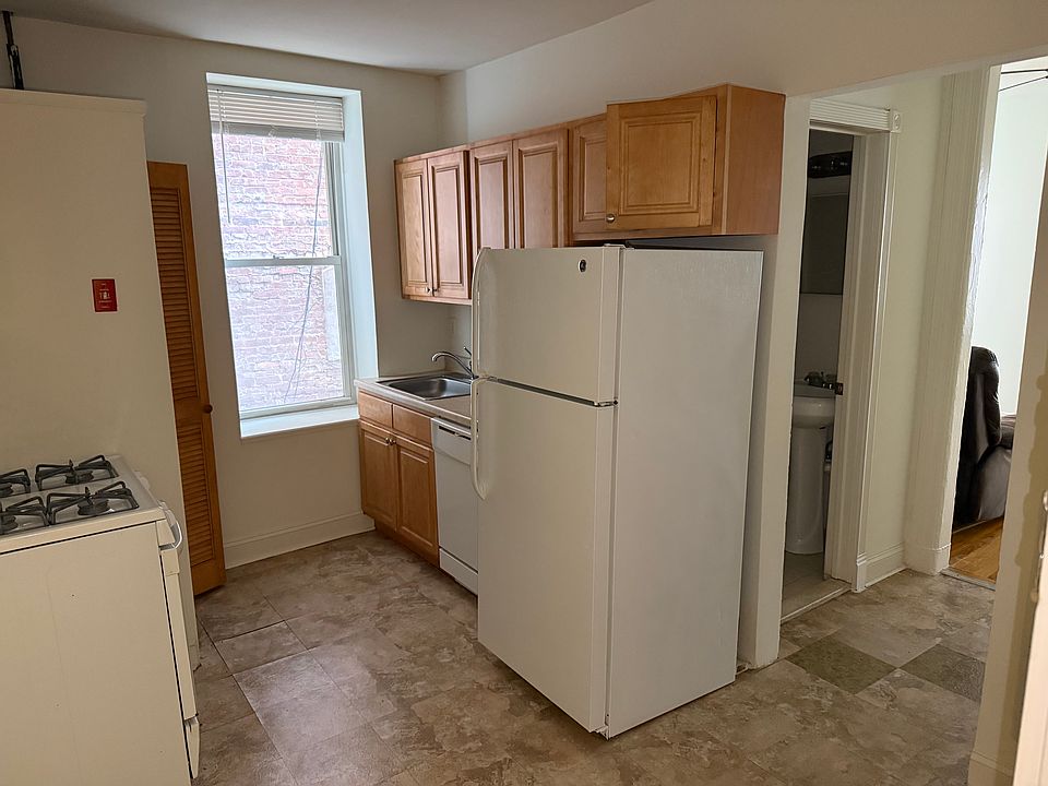 1st image of 109 Willow Ave APT 2