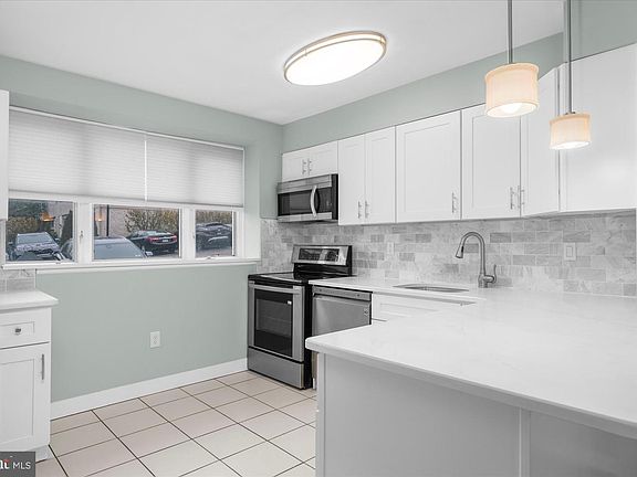 4th image of 200 S Roberts Rd APT C4