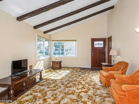 4th image of 1542 Larry Ln
