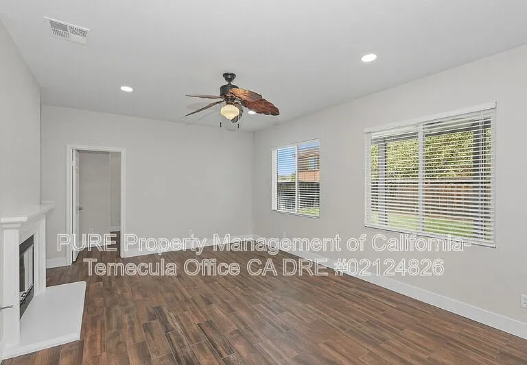 29754 Maxmillian Ave — Photo 4