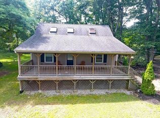 142 E Bacon St, Plainville, MA 02762