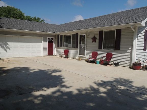 2nd image of 1210 Lewisville Ln