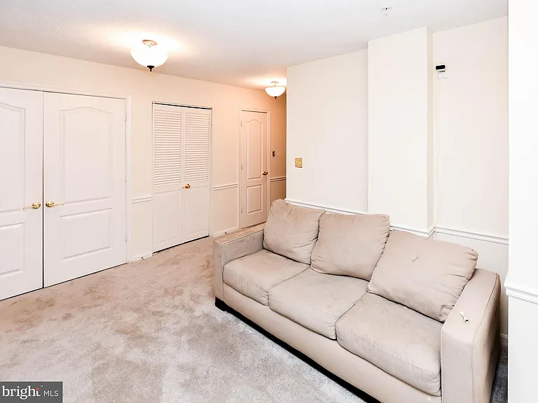 1401 Deep Gorge Ct — Photo 5