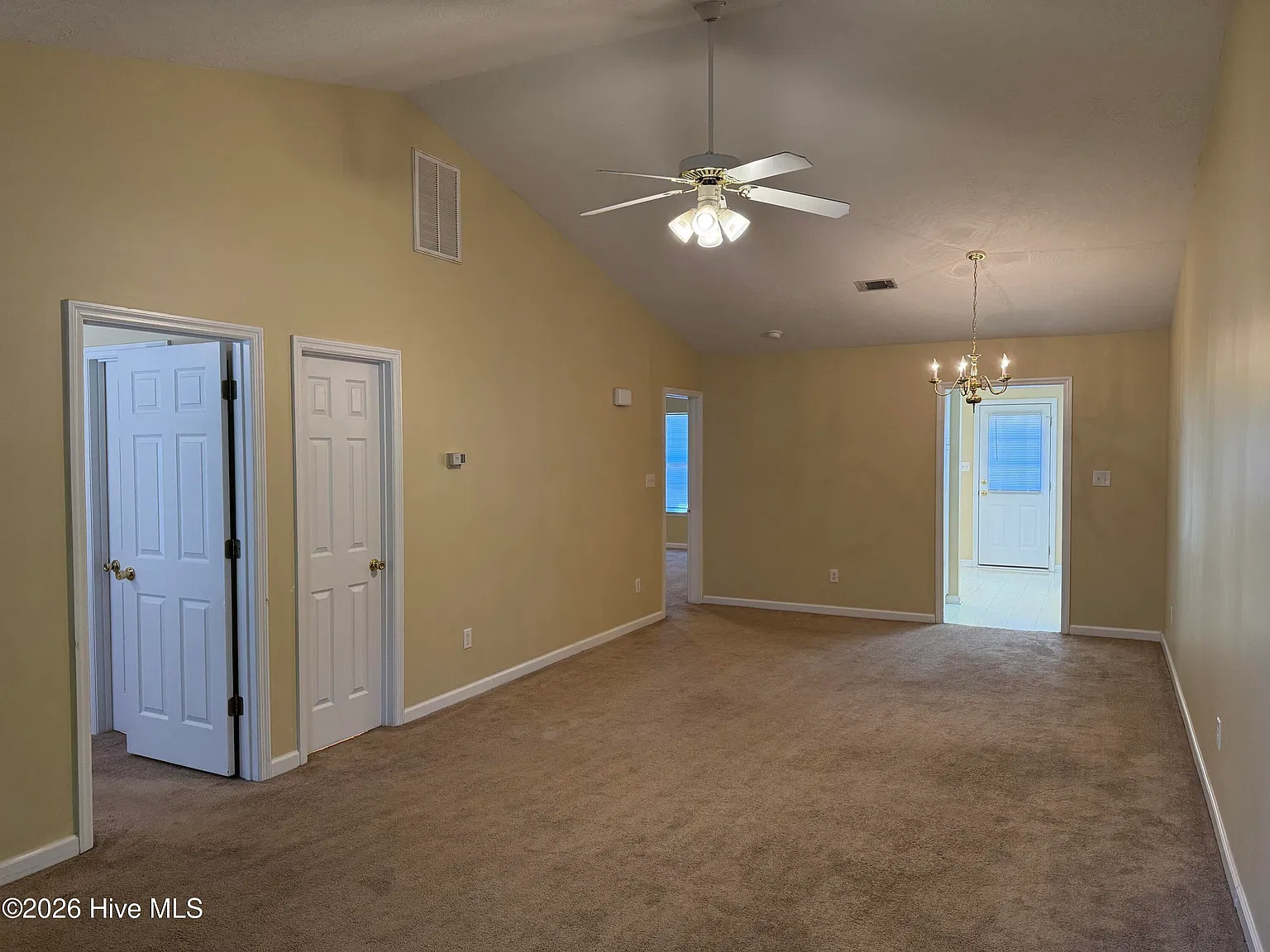 2 bed, 2.0 bath, 1092 sqft, $1,250 — Photo 3