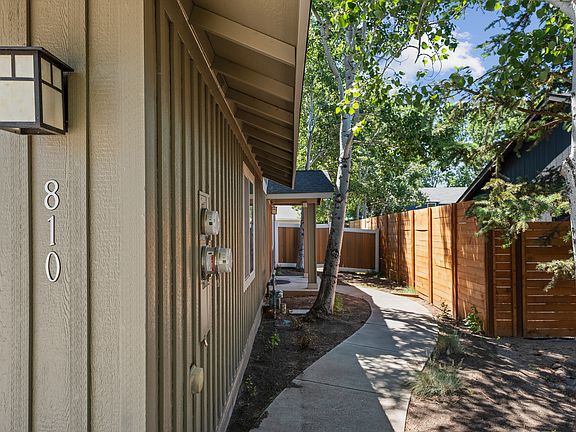 2nd image of 810 NE Oak Pl #1