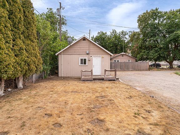 2nd image of 3849 McKee Ln