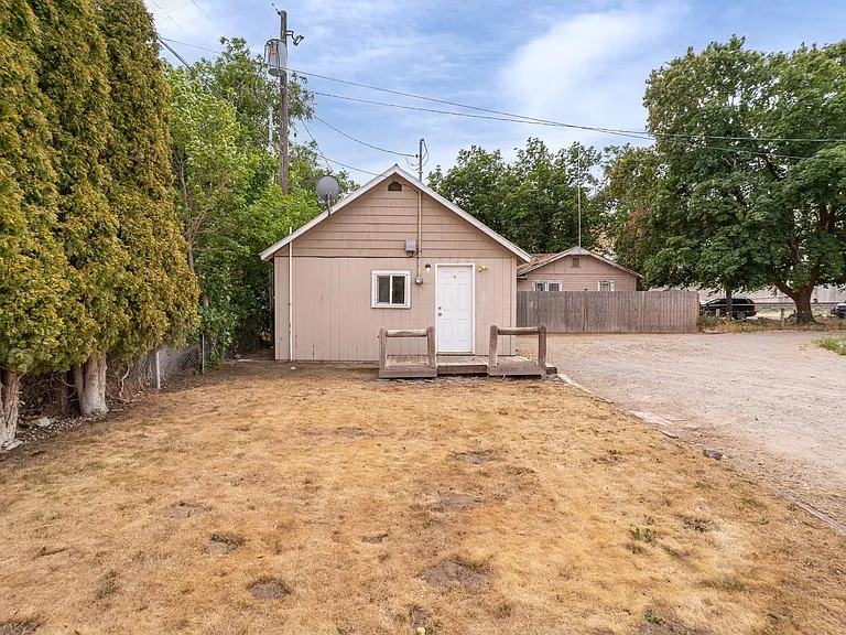 3849 McKee Ln — Photo 2