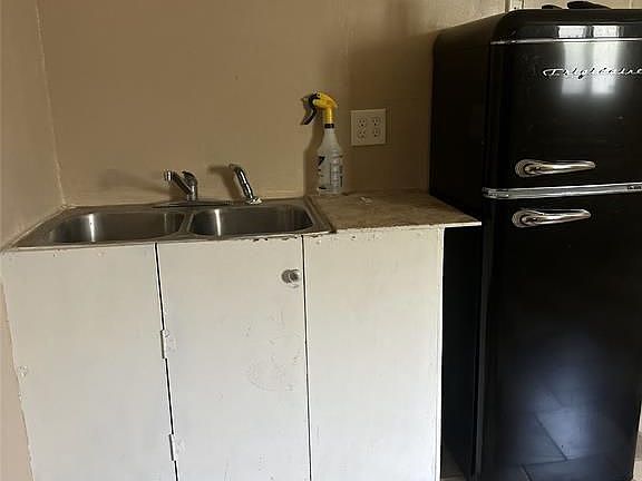 3rd image of 62 Turner Dr