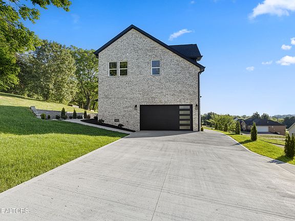 2nd image of 7901 Scenic View Dr