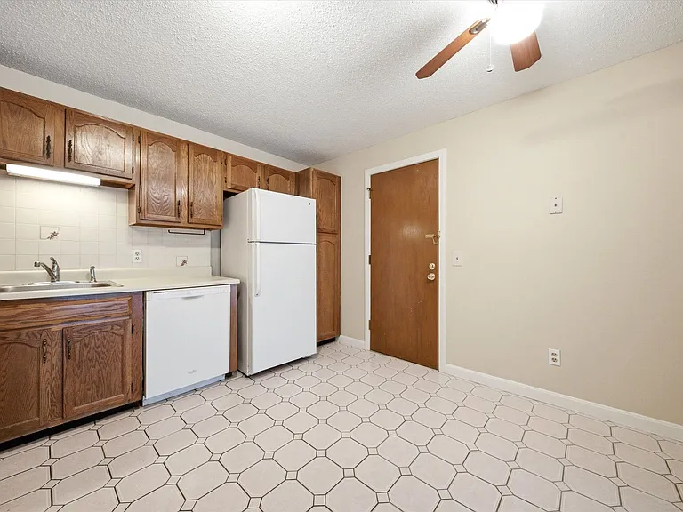 379 Huse Rd #27 — Photo 15
