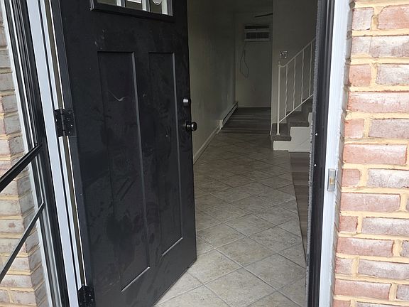 2nd image of 711 Shaffer St