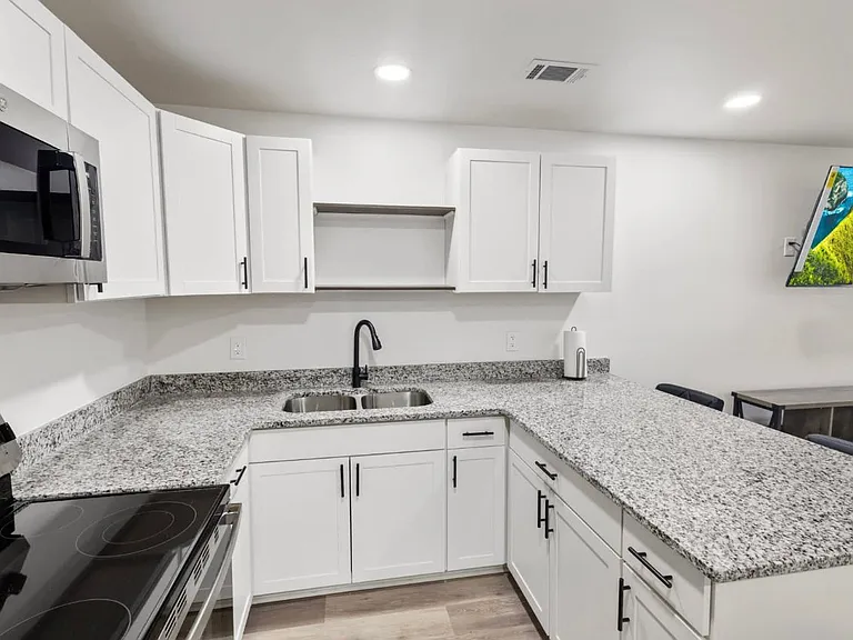 411 Boulevard St #3B — Photo 6