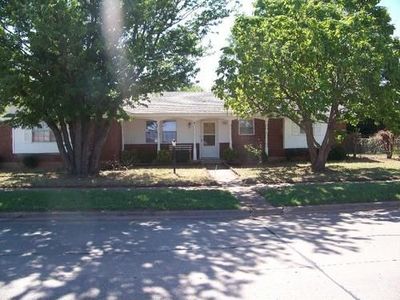 312 S Heights Dr, Mustang, OK, 73064