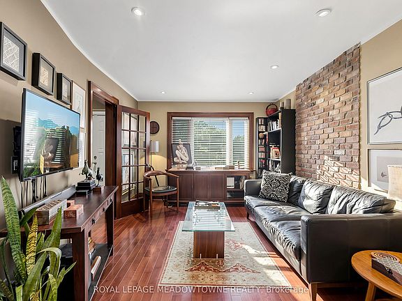5th image of 331 Glenholme Ave