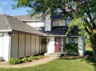 6910 E Farmview Ln, Wichita, KS 67206