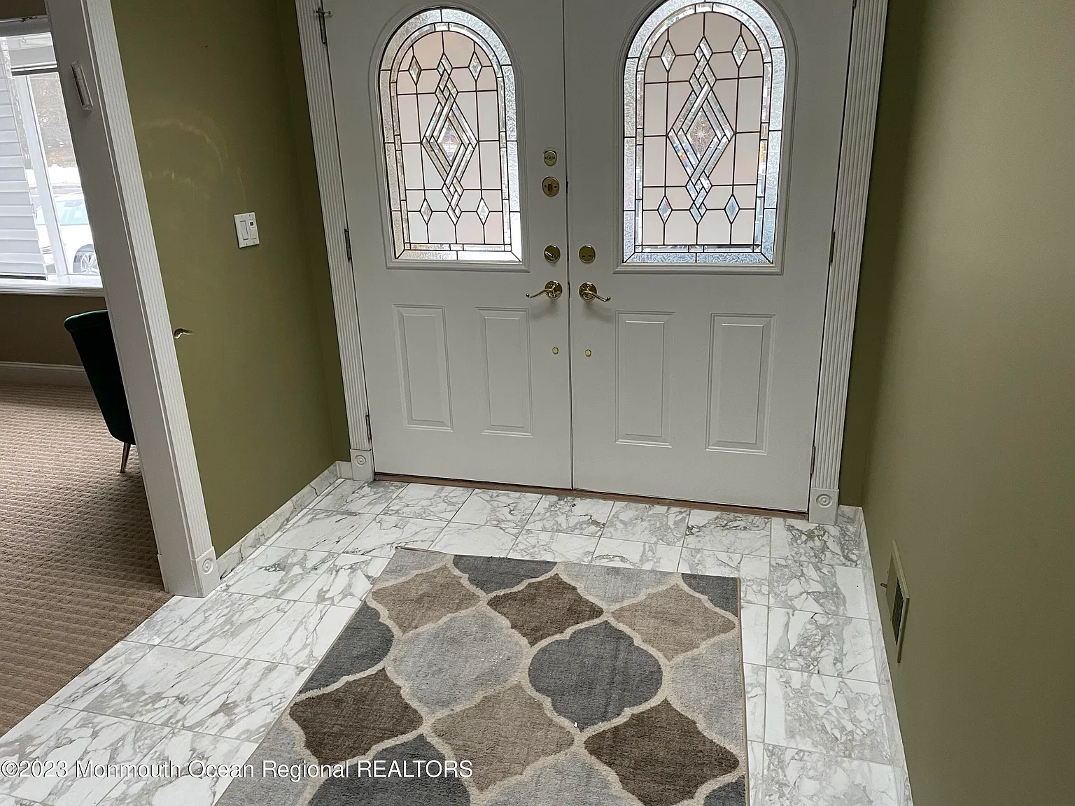 3 bed, 2.5 bath, 1909 sqft, $2,100 — Photo 3