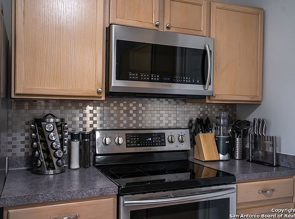 5th image of 4614 Stoney View St