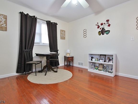 5th image of 232 Golf Ave E
