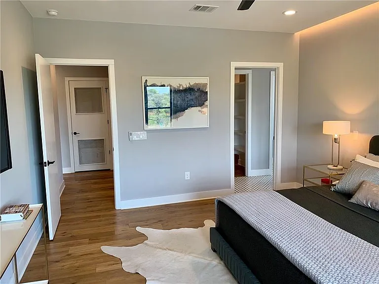 Wood floor throughout the second floor.