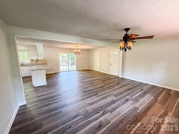 3rd image of 4305 Dawnwood Dr