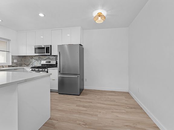 2nd image of 4559 Campus Ave APT 4