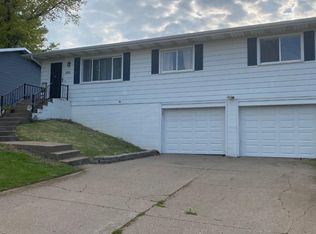 2510 Imperial Oaks Dr, Muscatine, IA 52761