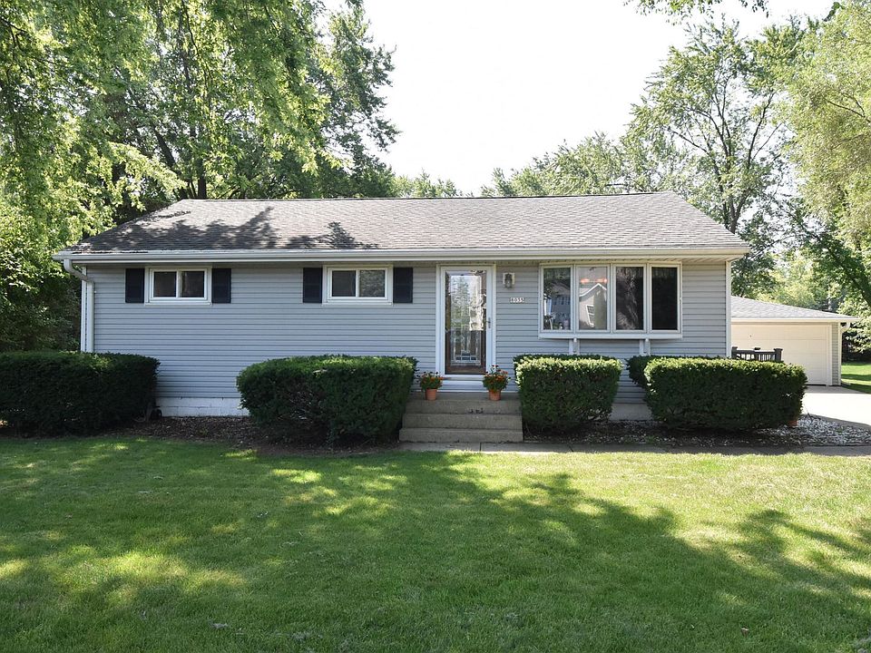 1st image of 8035 W Puetz Rd