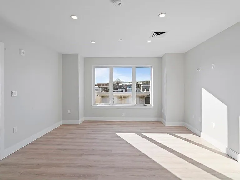 25 2nd St #403 — Photo 11
