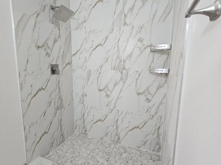 5050 SW 40th Ave #4 — Photo 4