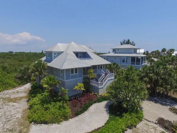 7383 Palm Island Dr, Cape Haze, FL 33946