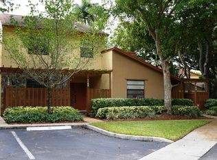 1184 N University Dr, Plantation, FL 33322