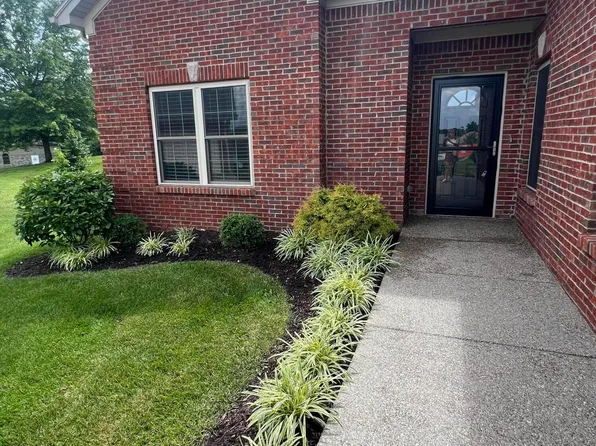 1002 Berry Hill Dr, Frankfort, KY 40601